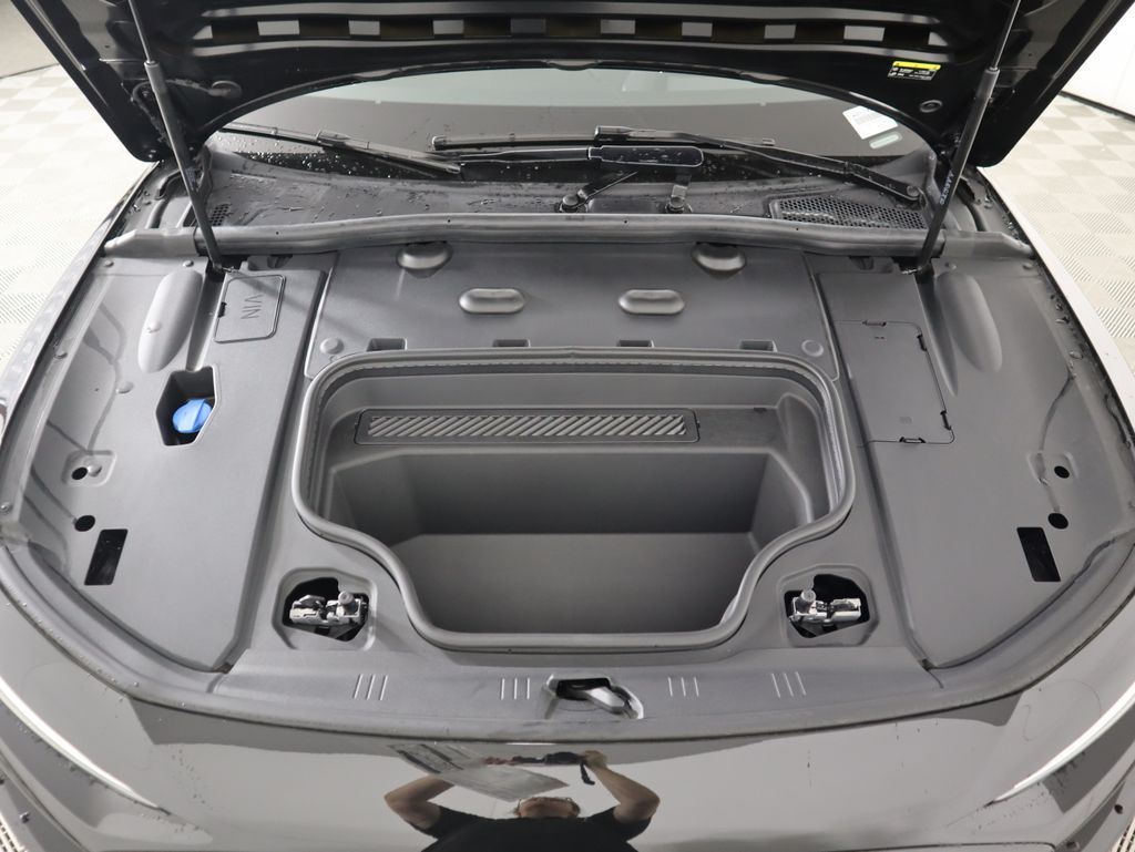 Thumbnail: 2025 Audi e-tron - 31