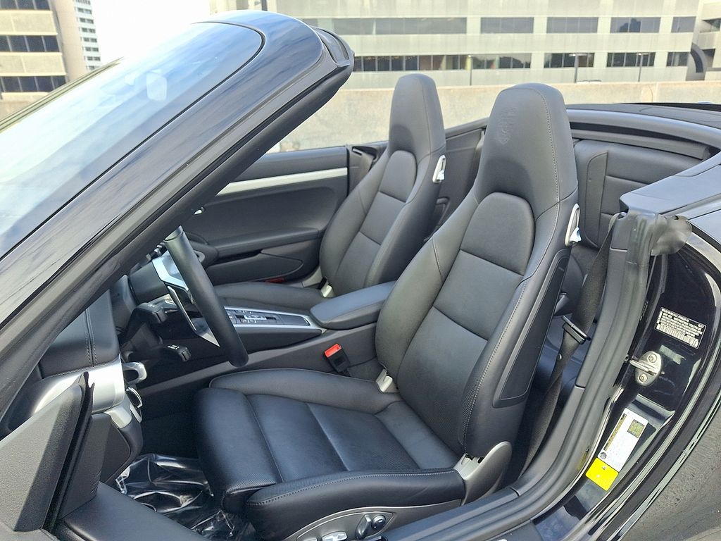 Thumbnail: 2017 Porsche 911 - 5