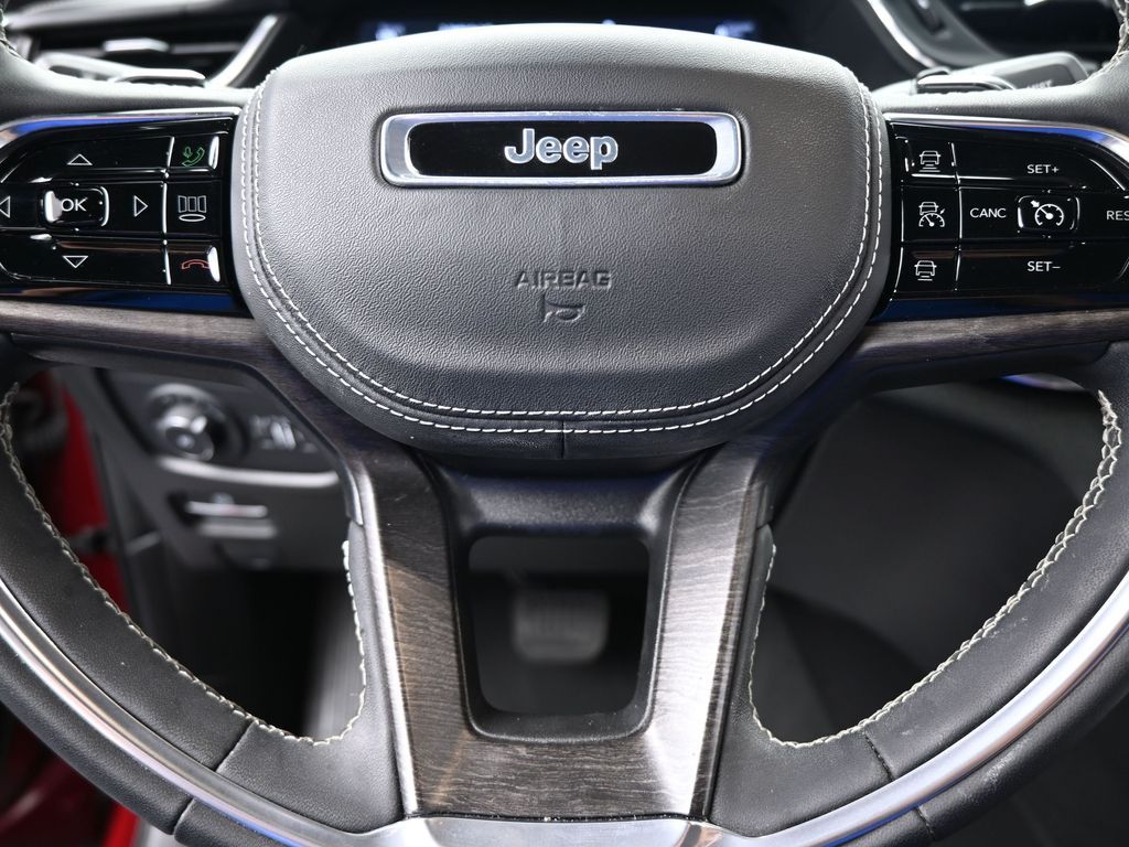 Used 2023 Velvet Red Pearlcoat Jeep Overland image 33