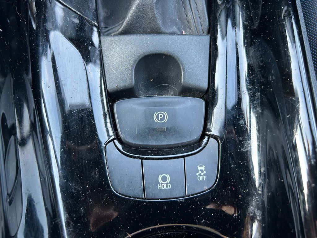 Thumbnail: 2021 Toyota C-HR - 29