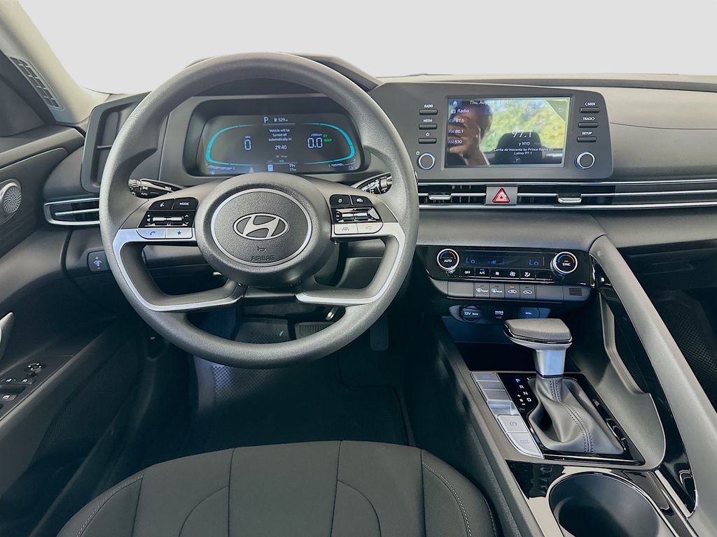 Thumbnail: 2025 Hyundai Elantra - 17