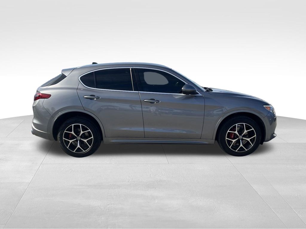 2021 Alfa Romeo Stelvio Ti 3