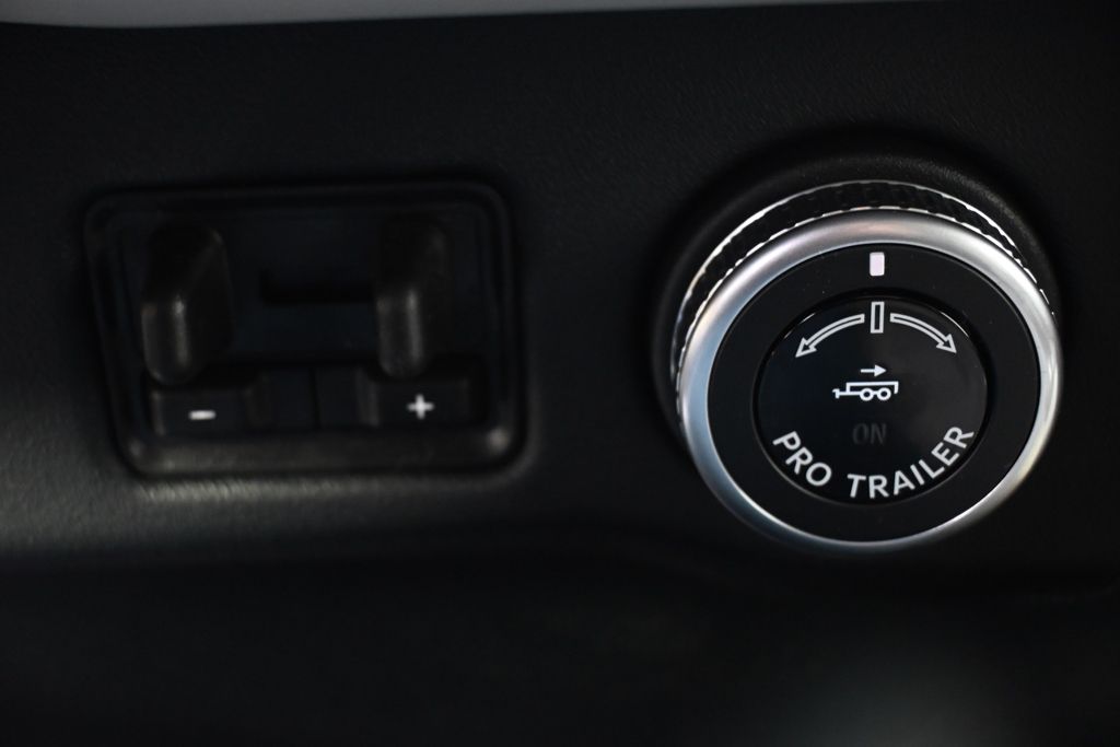 New 2026 White Lincoln Reserve image 30