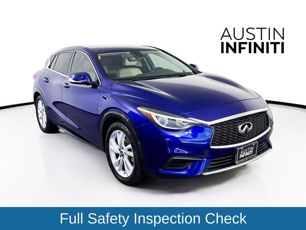 2017 INFINITI QX30 Luxury FWD