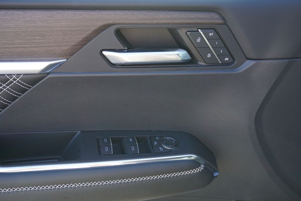 Thumbnail: 2024 GMC Acadia - 23