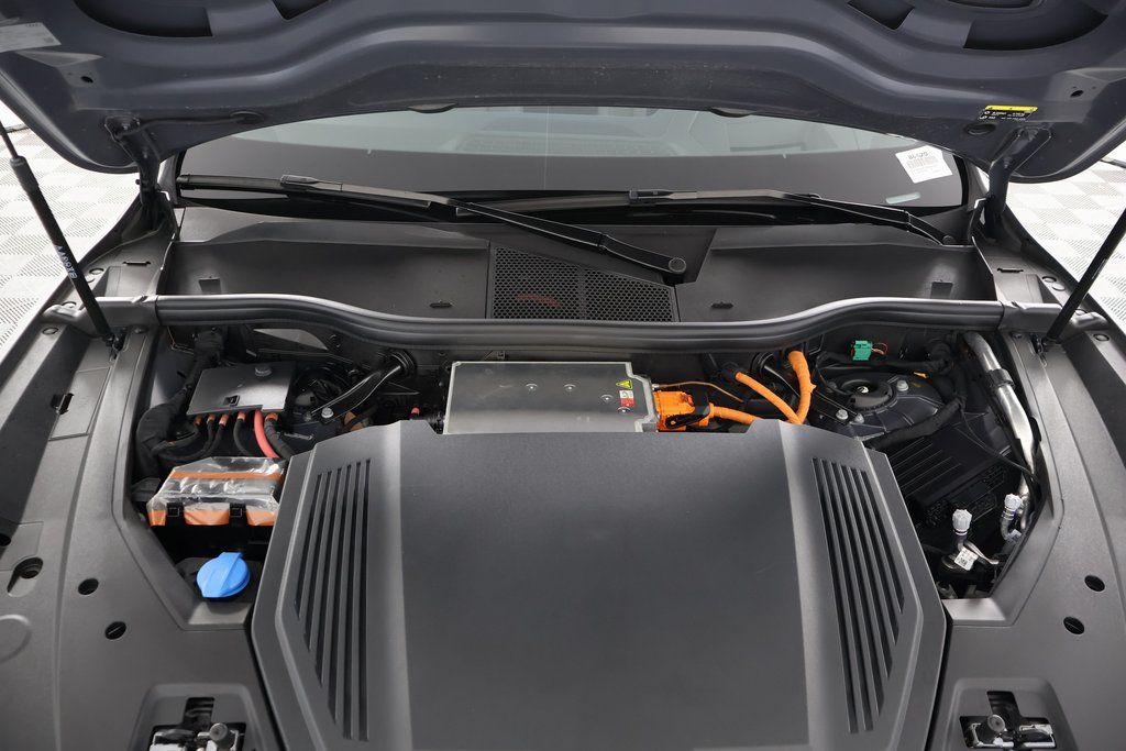 Thumbnail: 2024 Audi Q8 e-tron - 15