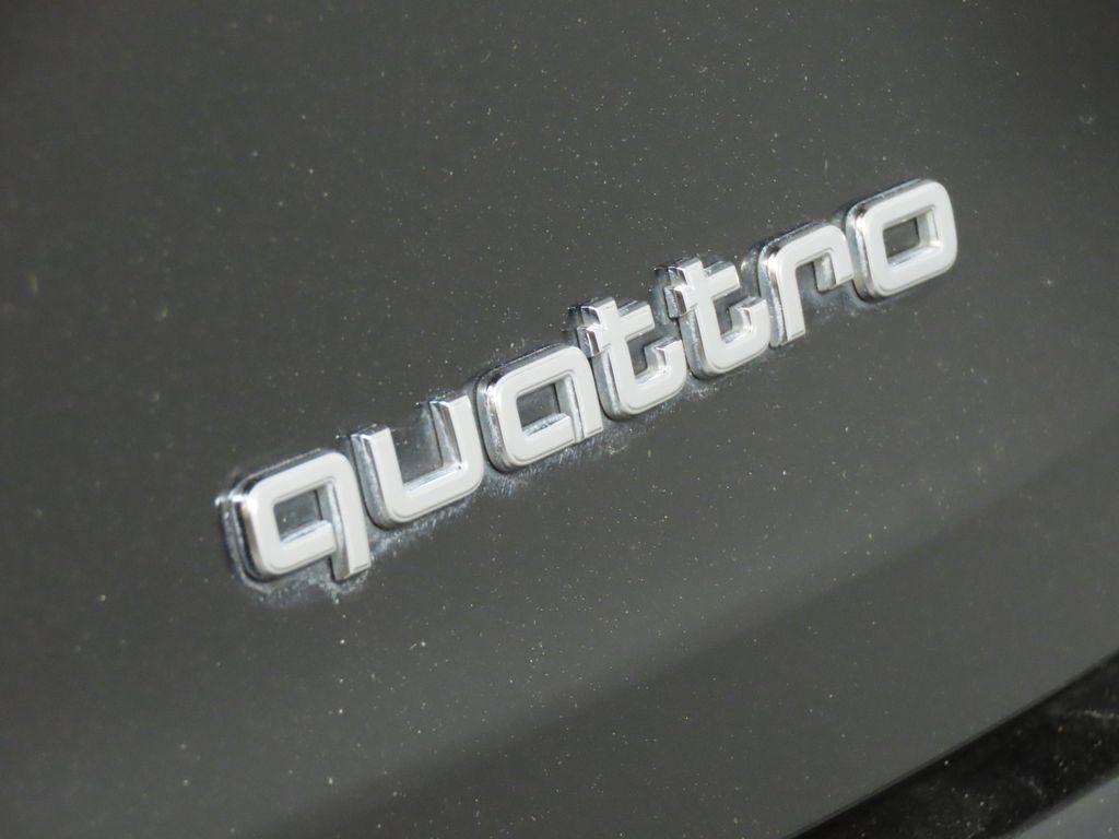 Thumbnail: 2023 Audi e-tron GT - 10