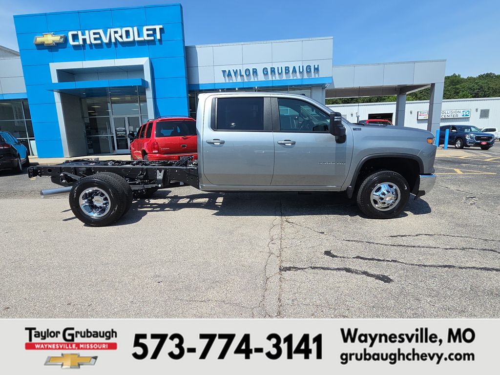 Sterling Gray Metallic 2026 Chevrolet Silverado 3500HD Pickup Truck Four-Wheel Drive Automatic