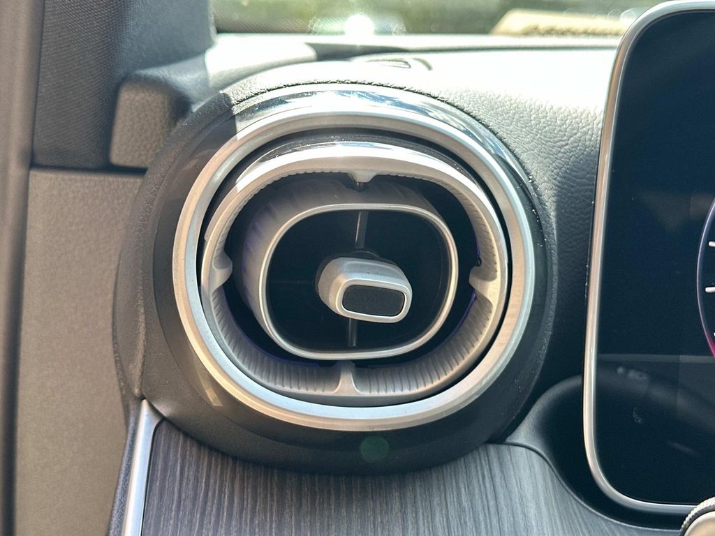 Thumbnail: 2025 Mercedes-Benz C-Class - 14