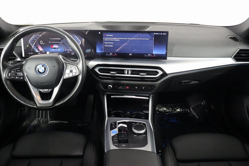 Thumbnail: 2023 BMW i4 - 8