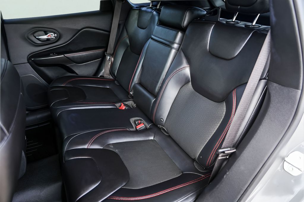 Used Car 2019 Jeep Cherokee  Trailhawk For Sale Under $20,000 In Austin, Texas