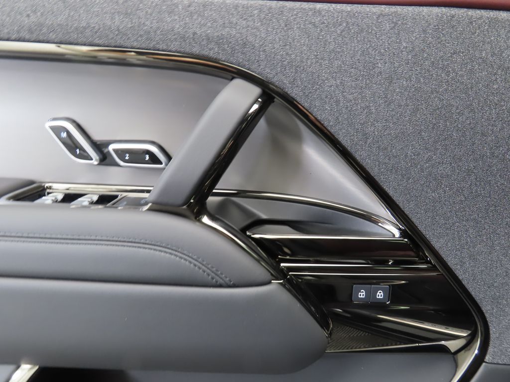 Thumbnail: 2025 Land Rover Range Rover Sport - 25