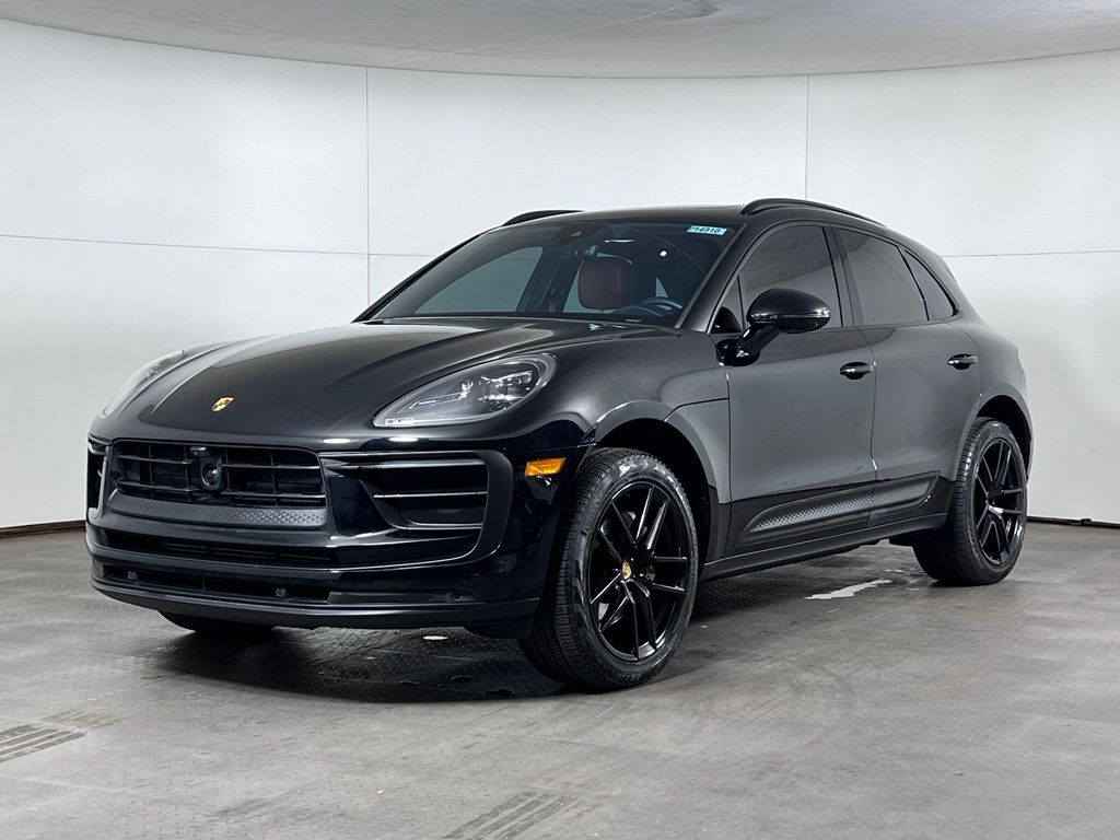 2024 Porsche Macan's photo