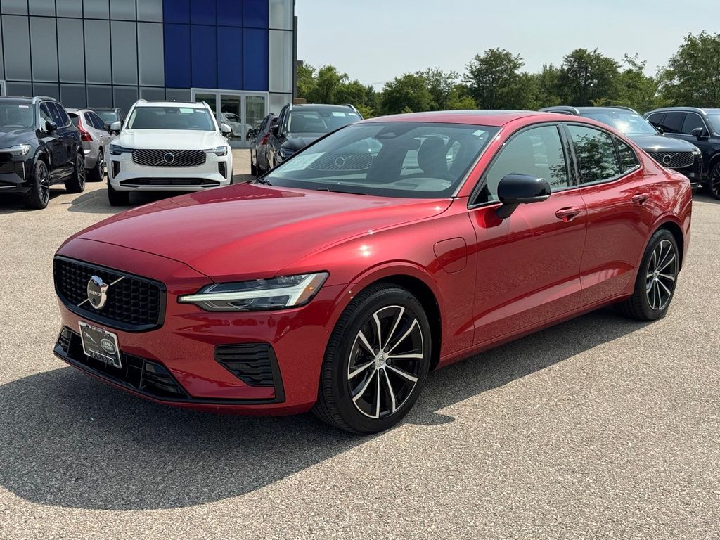 2024 Volvo S60 Recharge T8 Plus Dark Theme eAWD