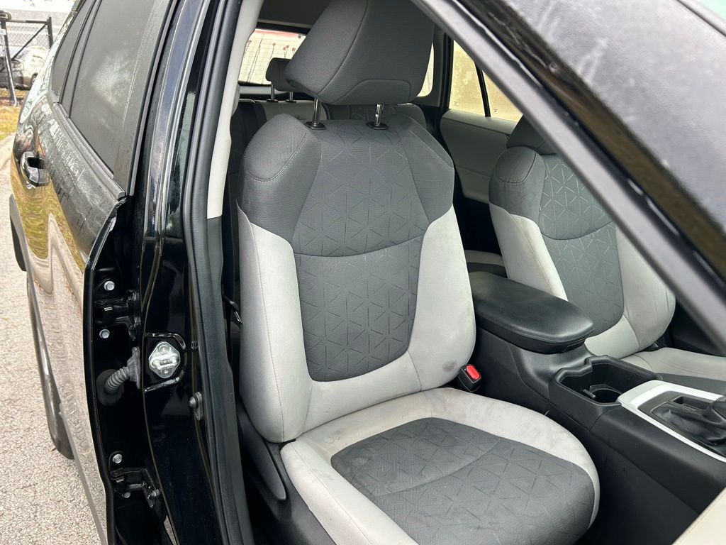 Thumbnail: 2023 Toyota RAV4 - 15