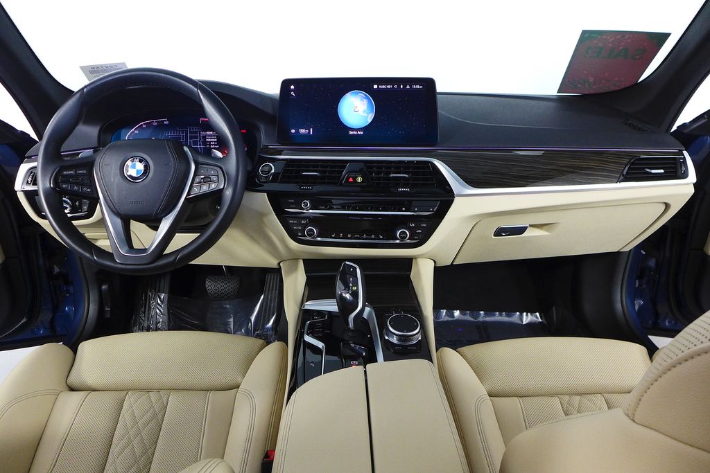 Thumbnail: 2023 BMW 5 Series - 25