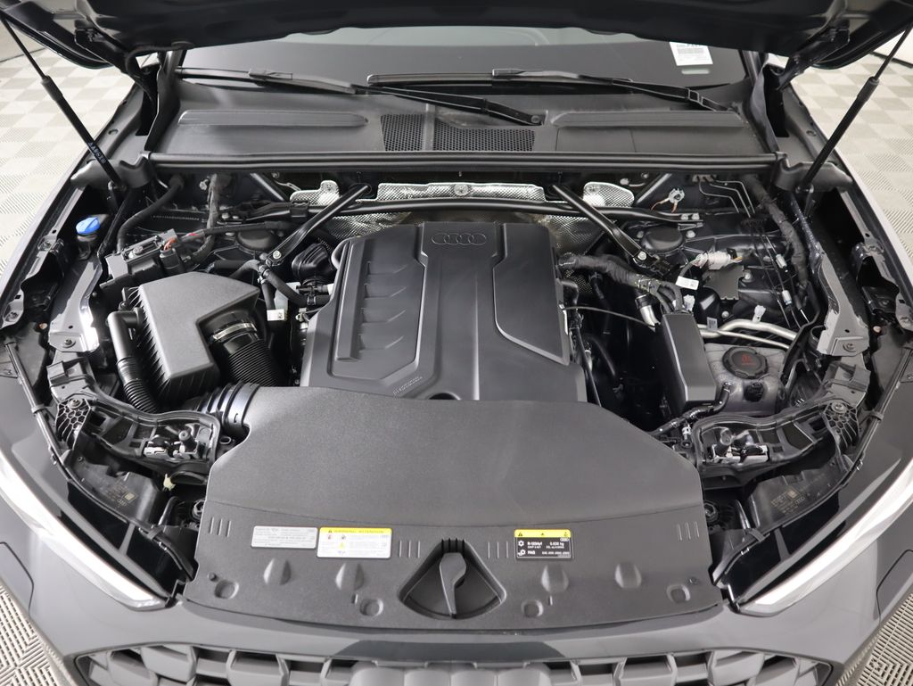 Thumbnail: 2025 Audi Q5 - 30