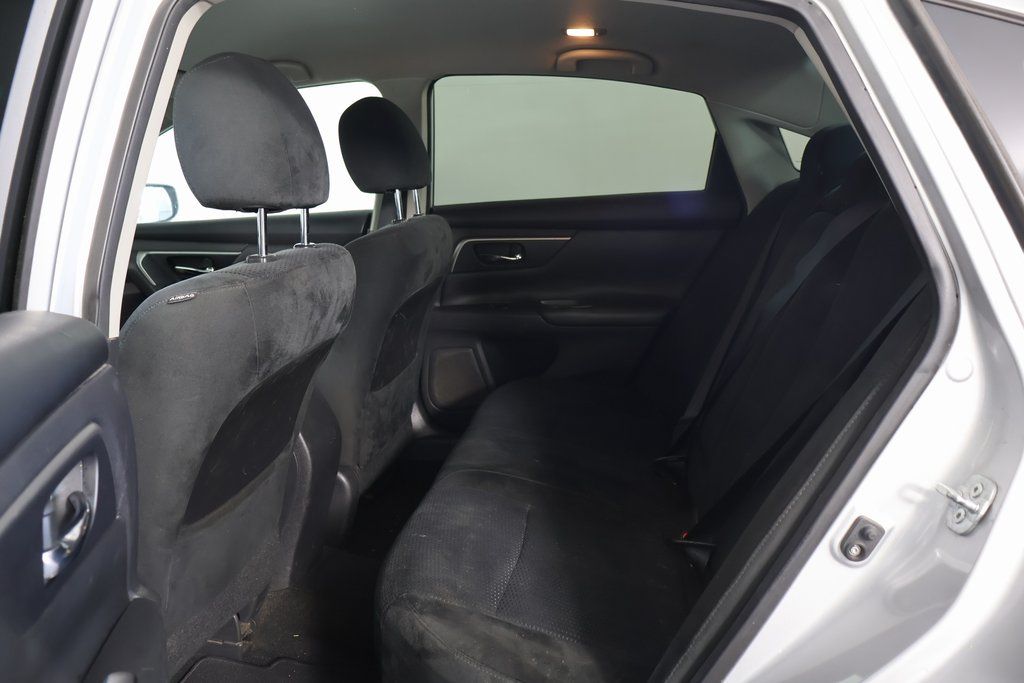 Thumbnail: 2015 Nissan Altima - 9