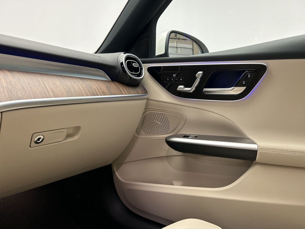Thumbnail: 2025 Mercedes-Benz C-Class - 20