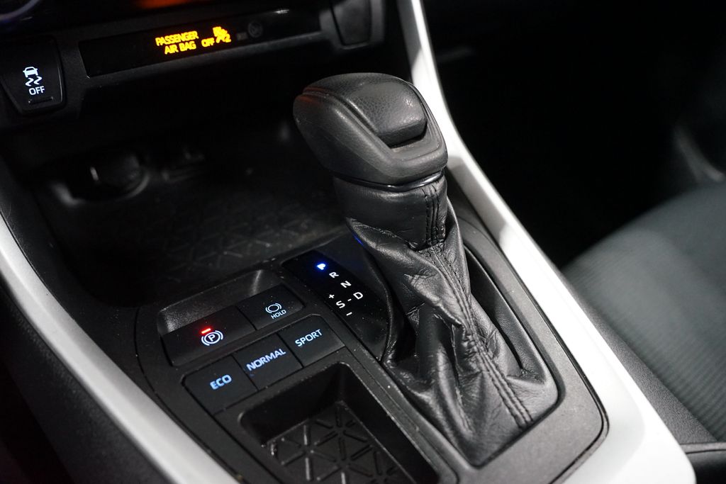 Thumbnail: 2020 Toyota RAV4 - 20