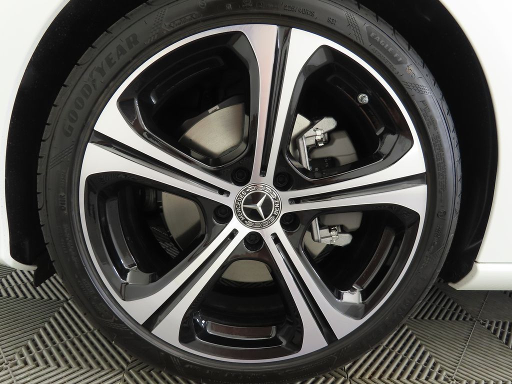 Thumbnail: 2025 Mercedes-Benz C-Class - 30