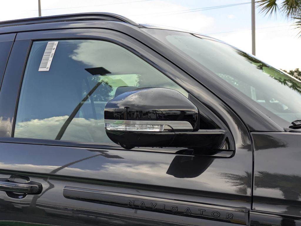 2027 Lincoln Navigator Reserve L