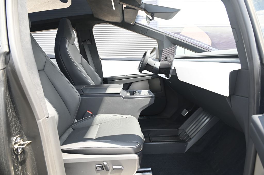 Thumbnail: 2024 Tesla Cybertruck - 24