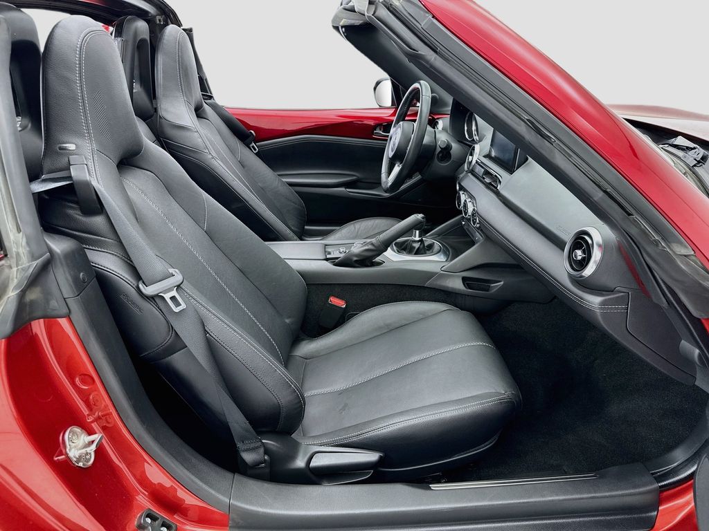 Thumbnail: 2020 Mazda MX-5 Miata - 18