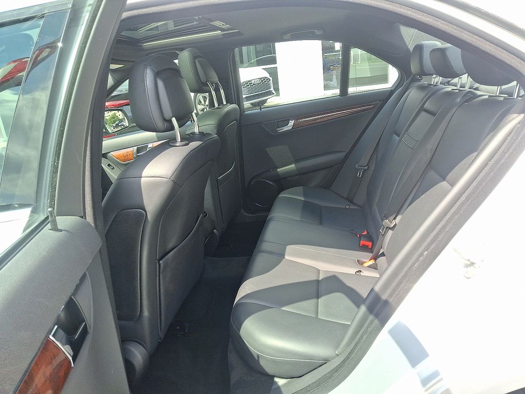 Thumbnail: 2009 Mercedes-Benz C-Class - 10