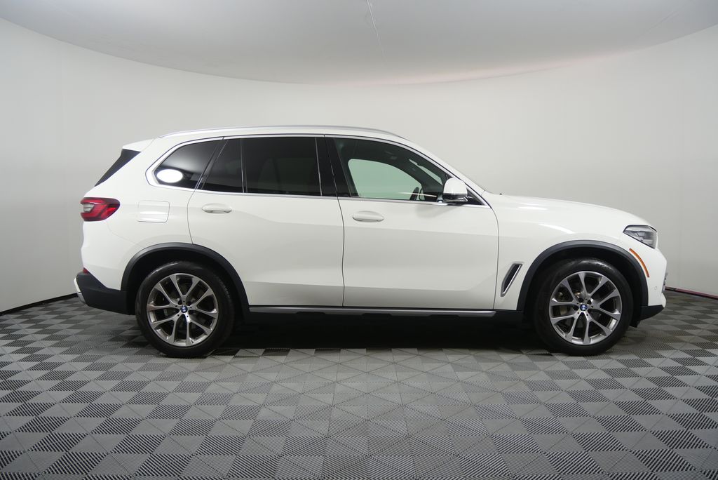 Thumbnail: 2021 BMW X5 - 2