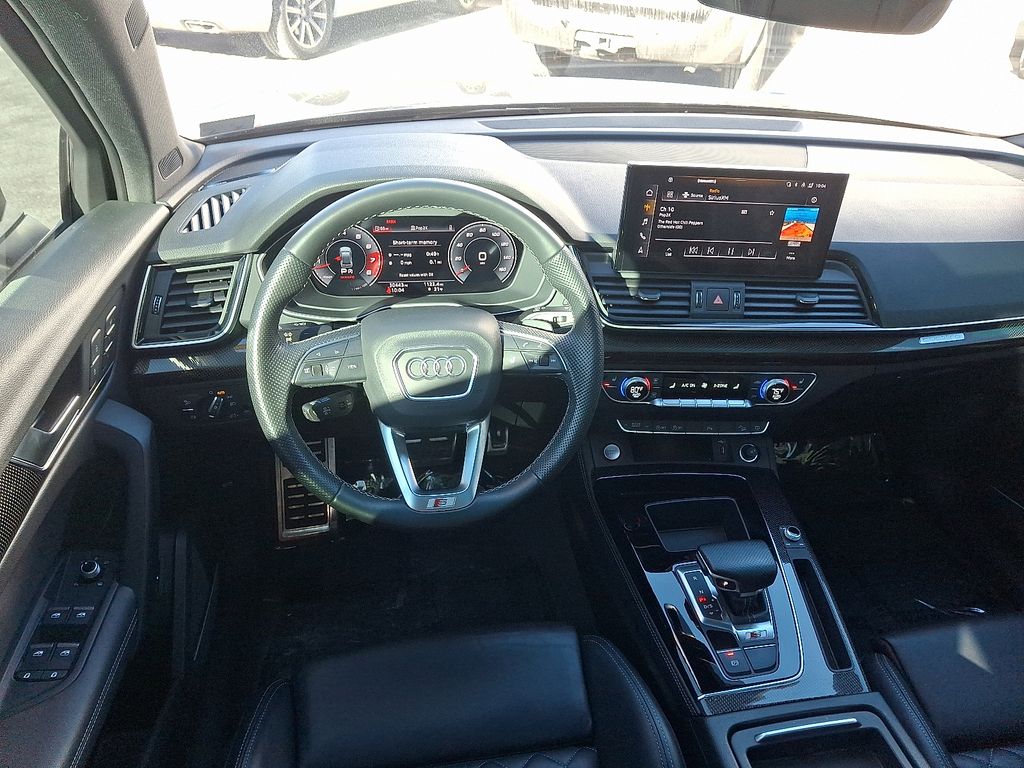 Thumbnail: 2022 Audi SQ5 - 11