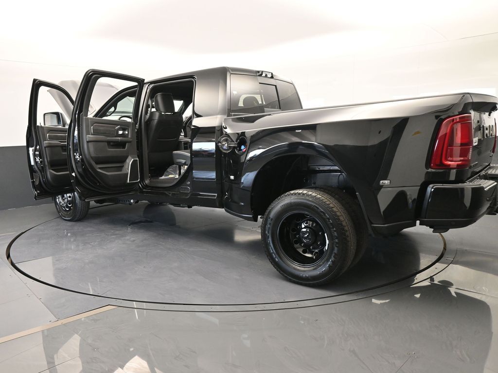 New 2026 Diamond Black Crystal Pearlcoat Ram Laramie image 82