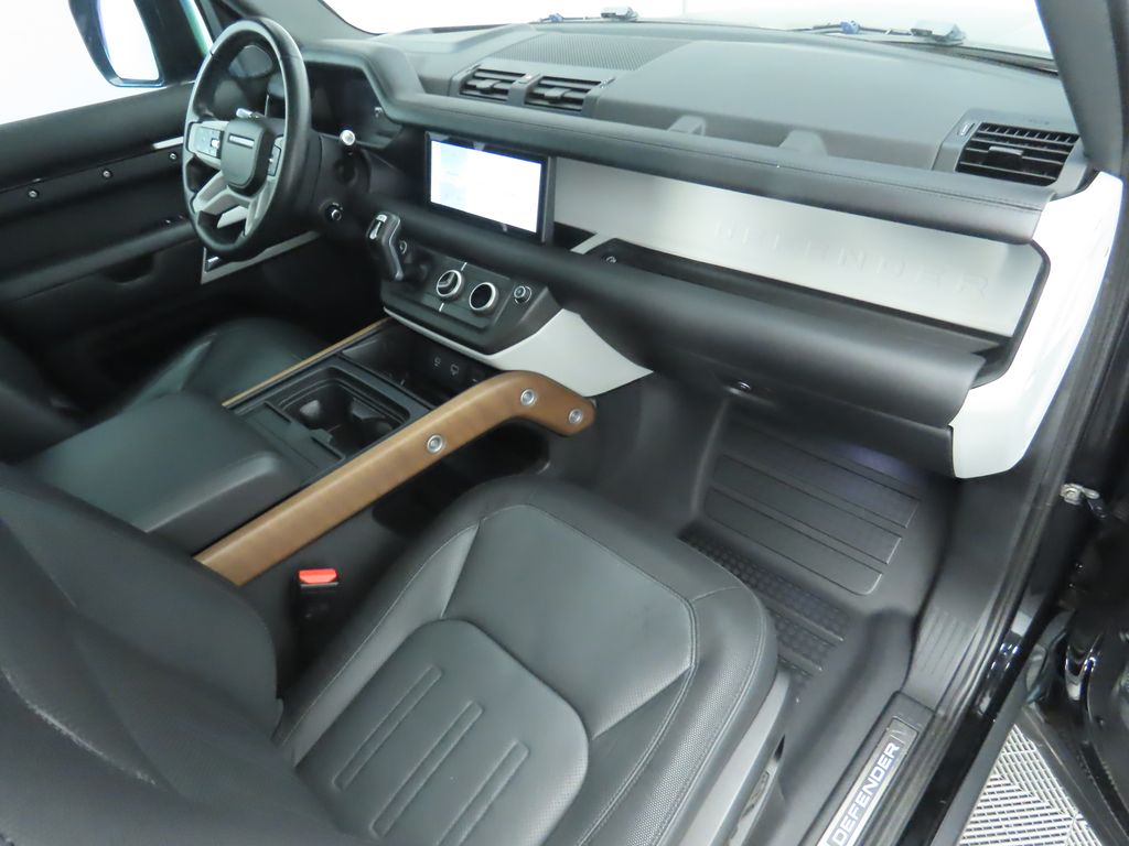 Thumbnail: 2022 Land Rover Defender - 18