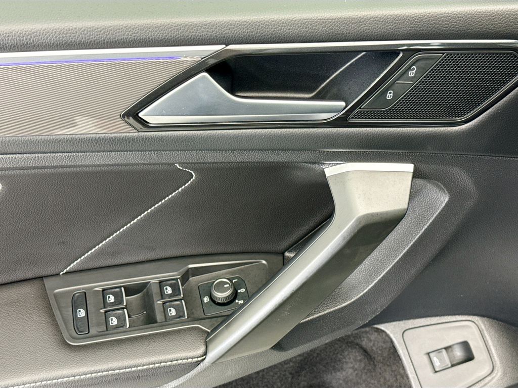 Thumbnail: 2024 Volkswagen Tiguan - 21