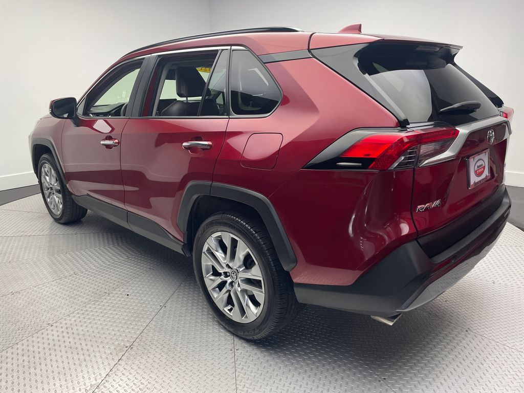 Thumbnail: 2021 Toyota RAV4 - 7