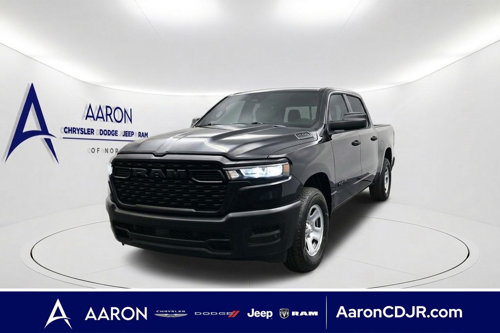 Diamond Black Crystal Pearlcoat 2026 RAM 1500 Pickup Truck Four-Wheel Drive 8-Speed Automatic