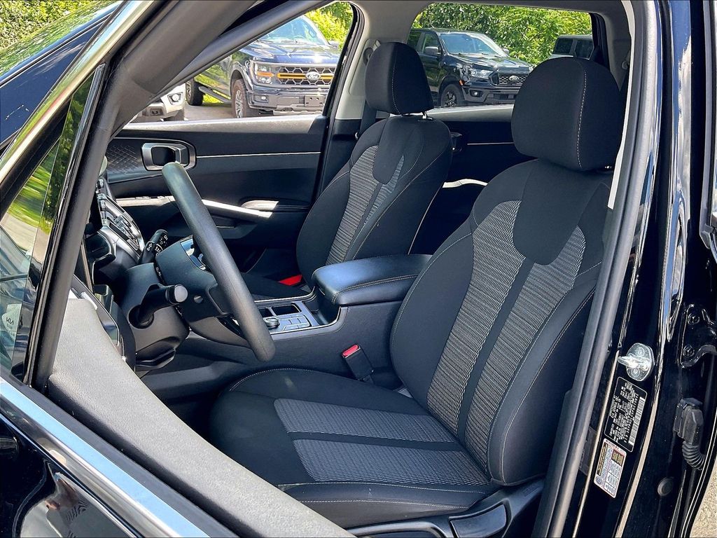 2023 Kia Sorento — photo 9