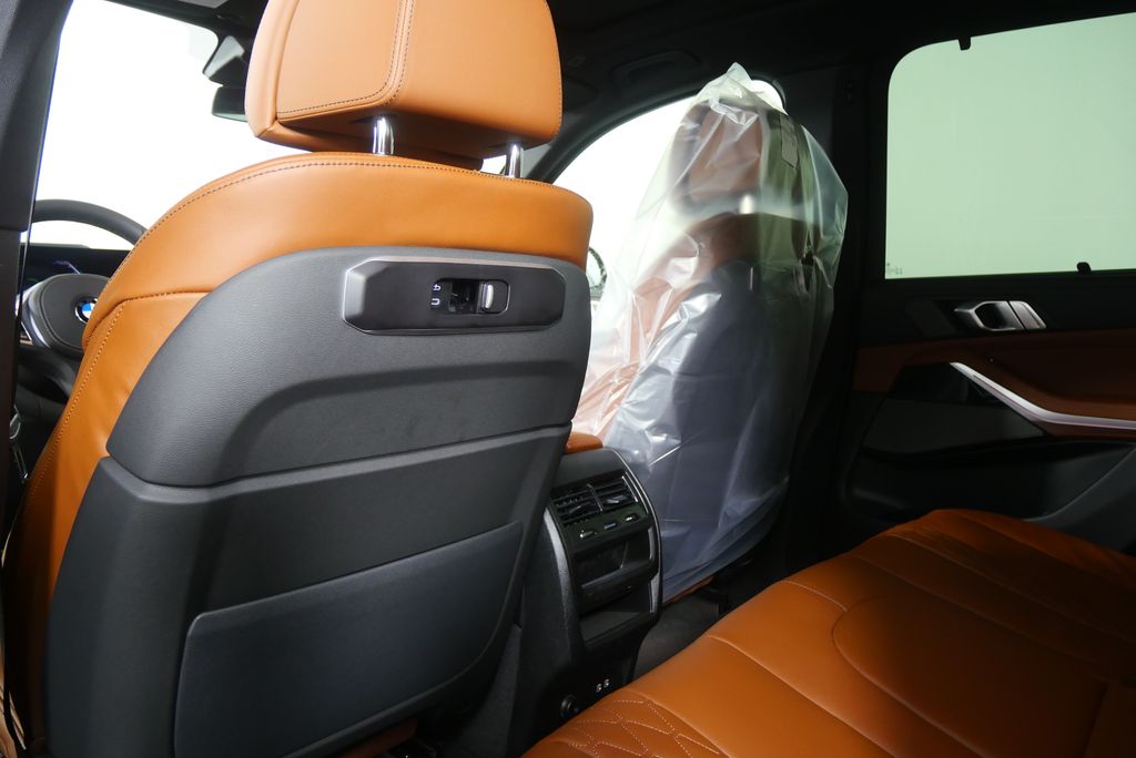 Thumbnail: 2026 BMW X5 - 16