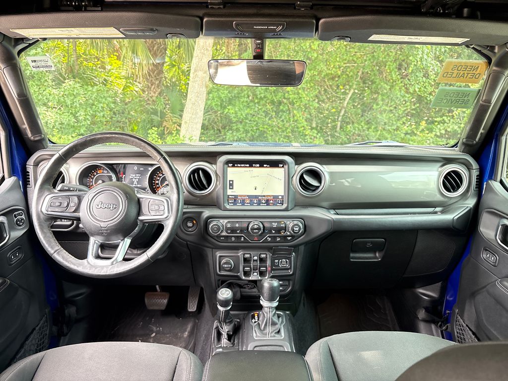 Used 2018 Blue Jeep Unlimited Sahara image 7