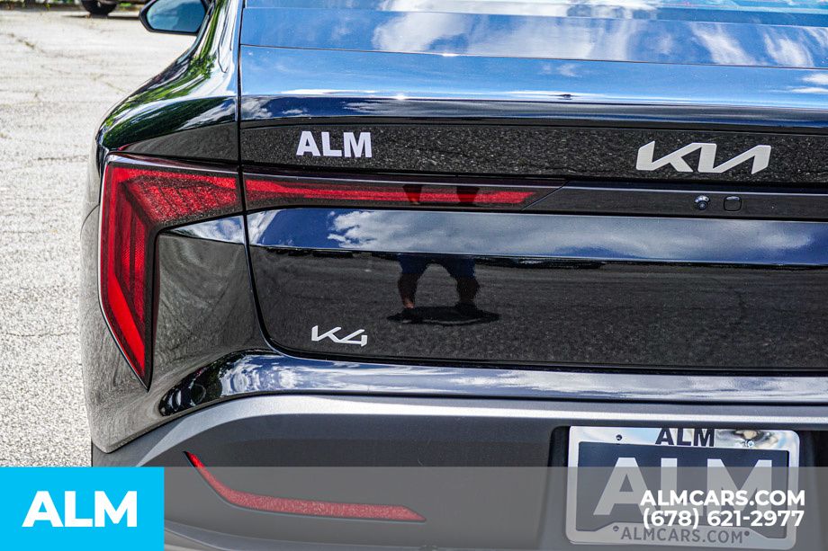 Used 2025 Black Kia LXS image 13