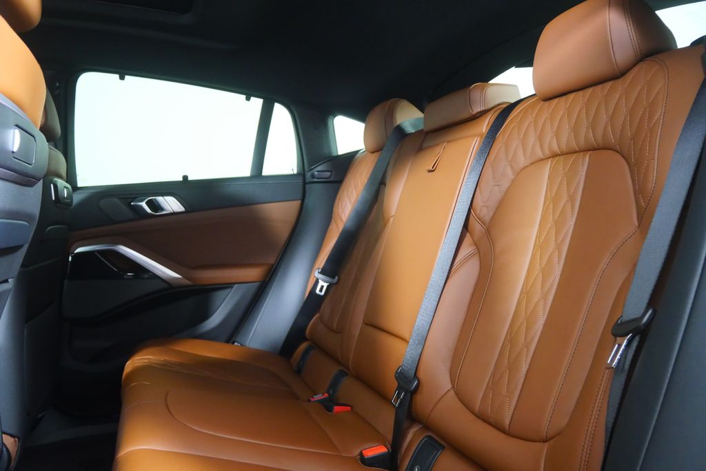 Thumbnail: 2027 BMW X6 - 15