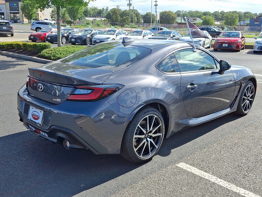 Thumbnail: 2025 Toyota GR86 - 6