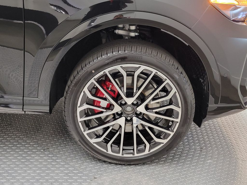 Thumbnail: 2026 Audi SQ5 - 11