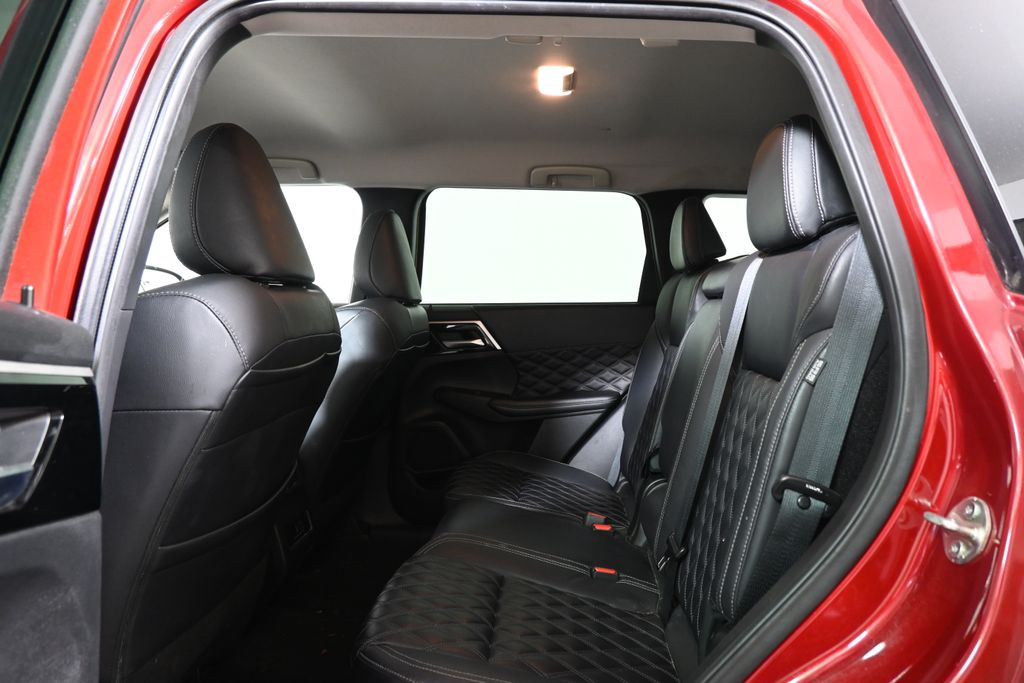 Thumbnail: 2022 Mitsubishi Outlander - 6