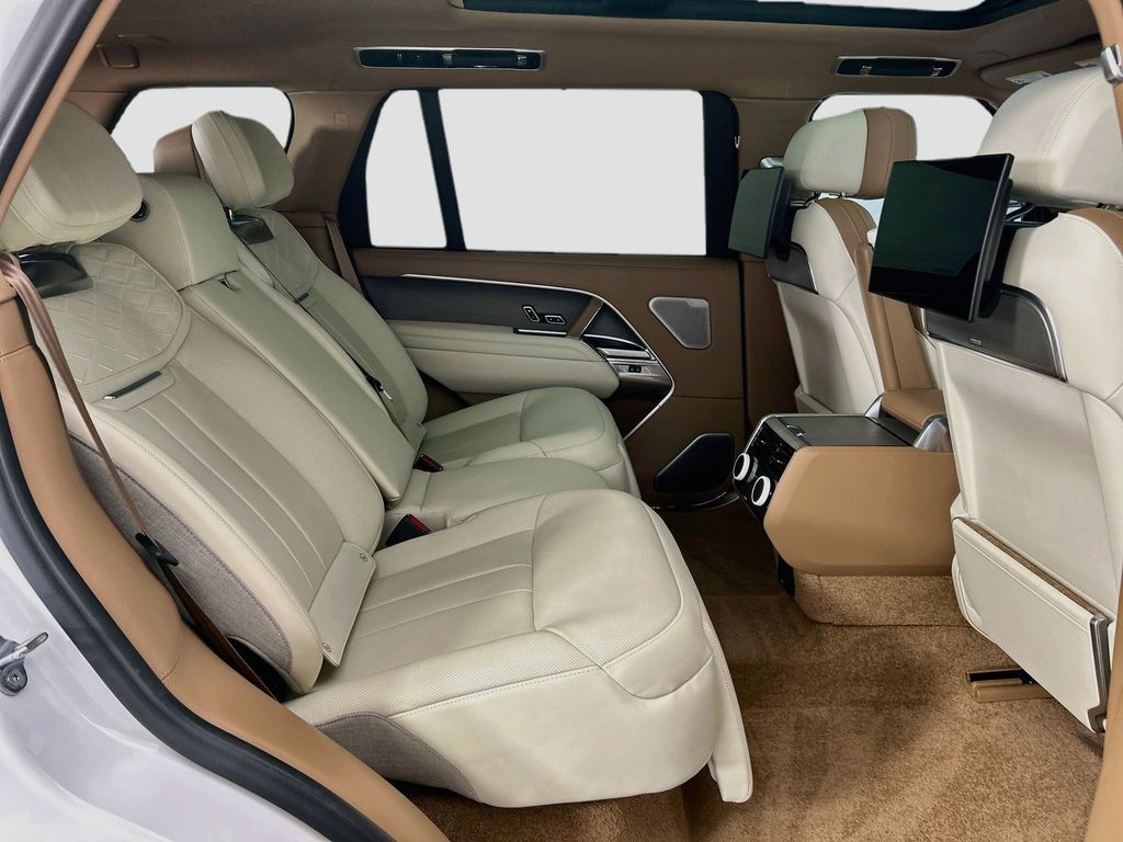 Thumbnail: 2025 Land Rover Range Rover - 21