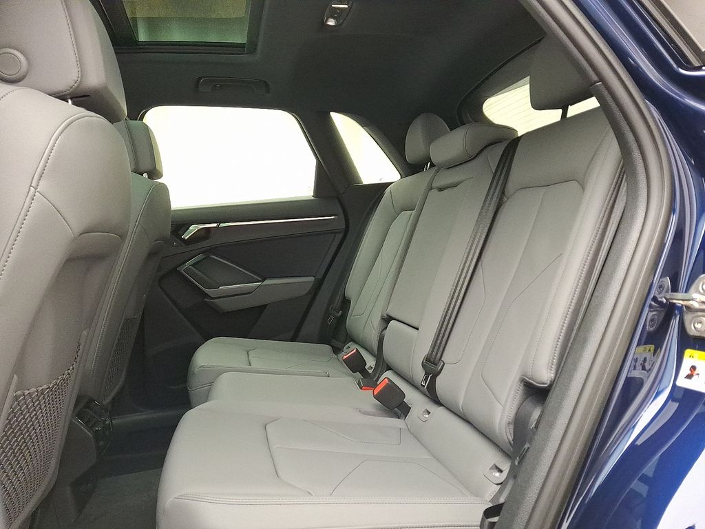 Thumbnail: 2025 Audi Q3 - 6