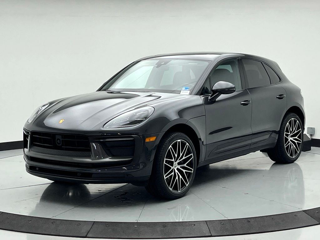 Thumbnail: 2023 Porsche Macan - 1