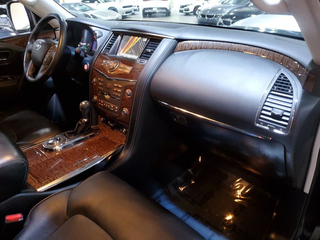 2017 Nissan Armada Platinum photo