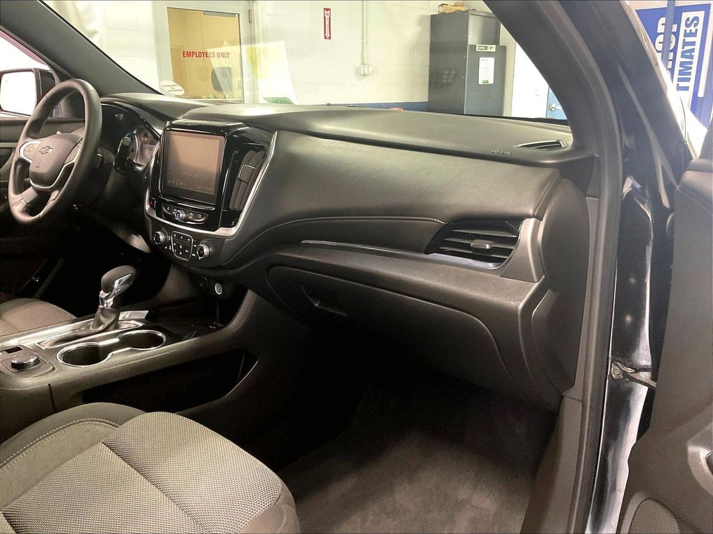2023 Chevrolet Traverse — photo 13