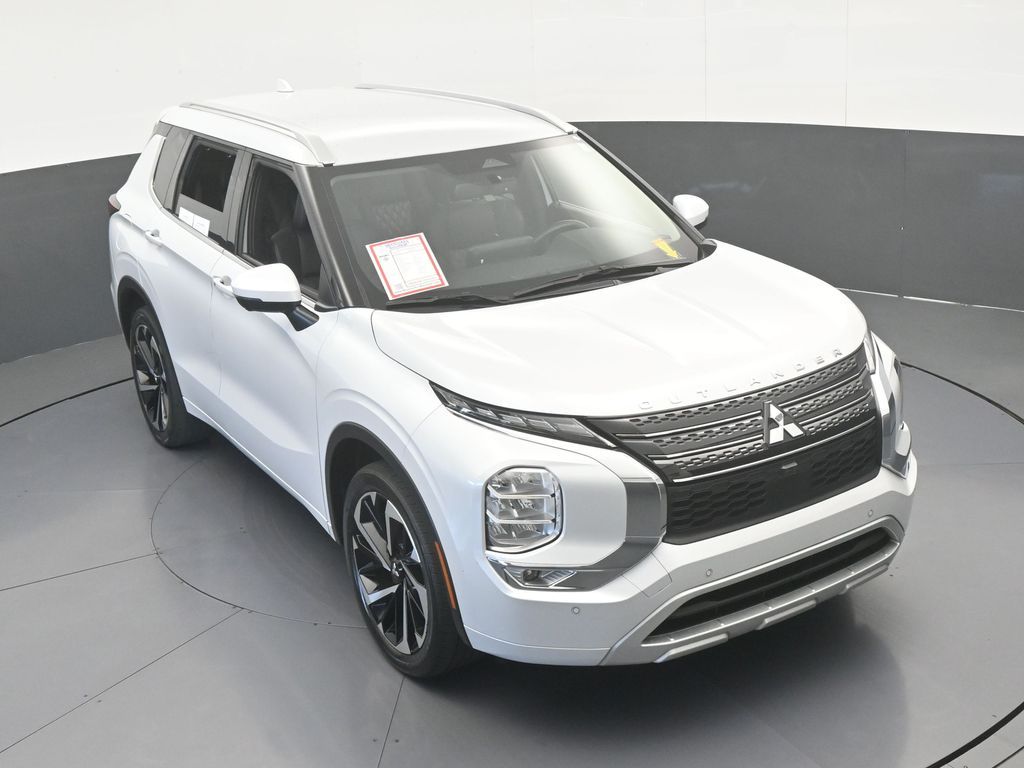 Used 2024 White Mitsubishi SEL image 58